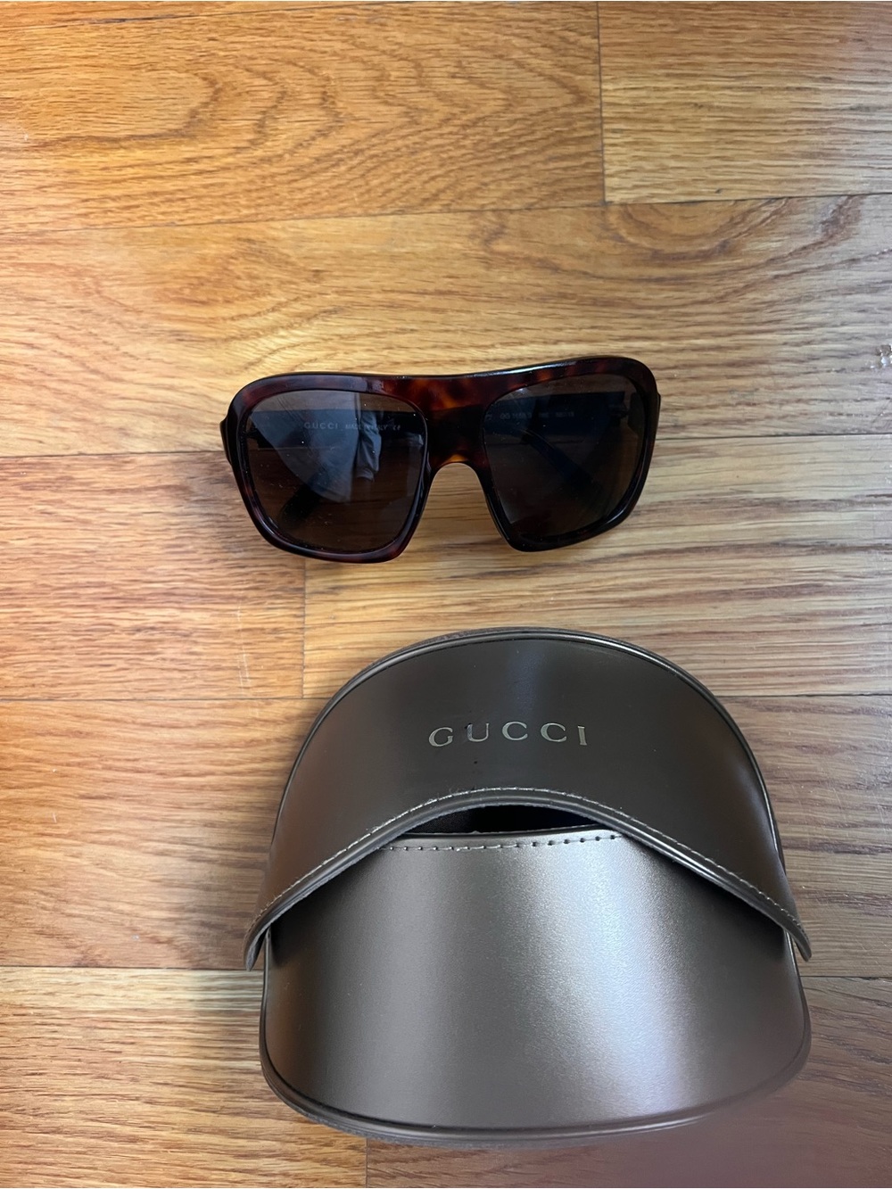 Gucci Men’s Tortoiseshell Frame Sunglasses with Dark Brown Lenses